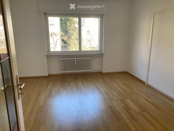 Grosszügige 4-Zimmer-Wohnung mit Balkon in Bottmingen 6