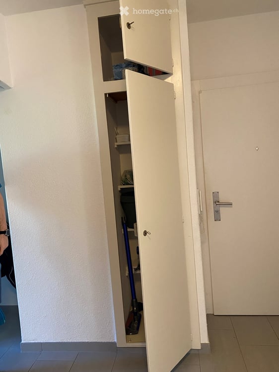 Grosszügige 4-Zimmer-Wohnung mit Balkon in Bottmingen 5