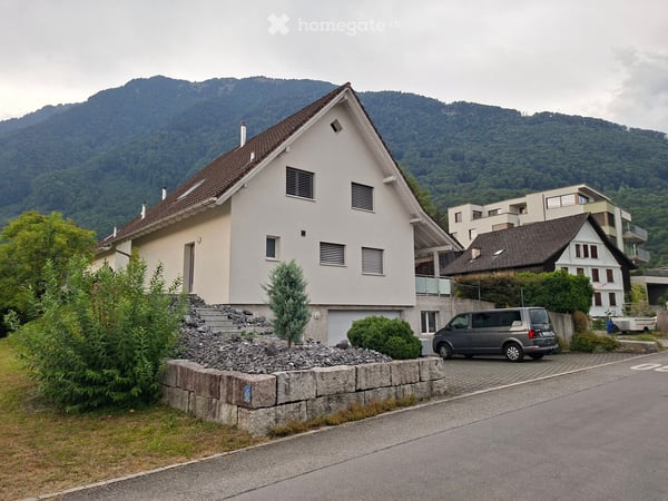 6.5-Zimmer-Einfamilienhaus mit Bergblick in Schänis 2