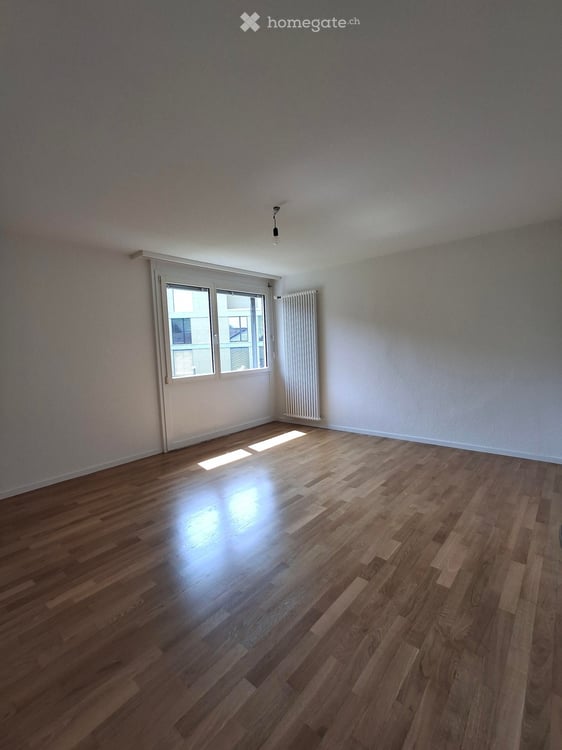 Helle und geräumige 4-Zimmerwohnung in Zürich Schwamendingen per sofort zu mieten 7