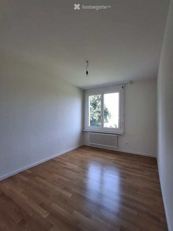 Helle und geräumige 4-Zimmerwohnung in Zürich Schwamendingen per sofort zu mieten 8