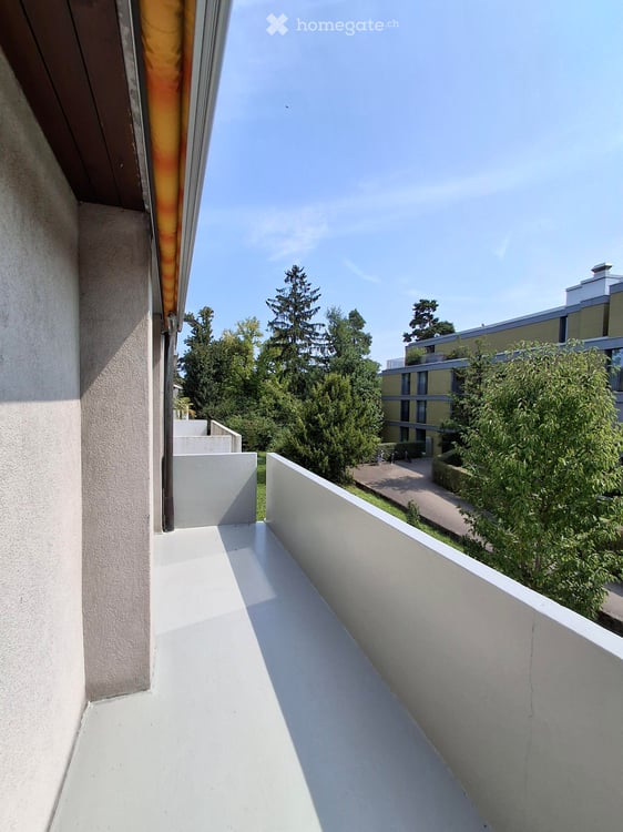 Helle und geräumige 4-Zimmerwohnung in Zürich Schwamendingen per sofort zu mieten 11