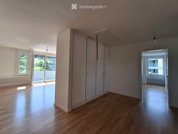 Helle und geräumige 4-Zimmerwohnung in Zürich Schwamendingen per sofort zu mieten 3