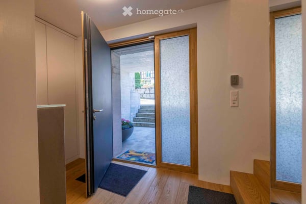 Top moderner, grosszügiger Neubau an traumhafter Lage, mit Balkon, Garten und eigenem Eingang. 3