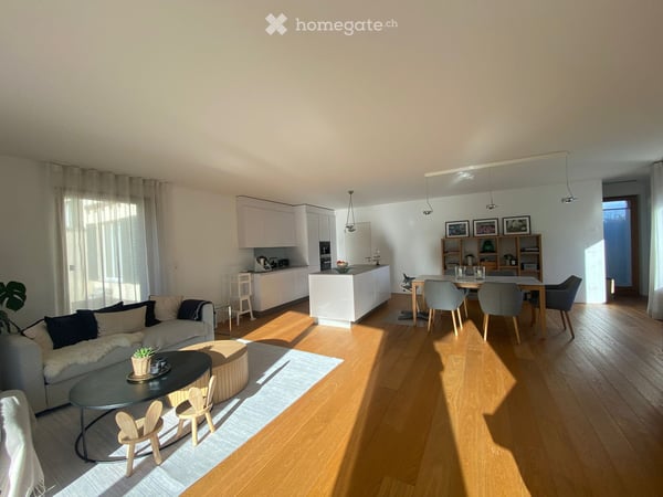 Top moderner, grosszügiger Neubau an traumhafter Lage, mit Balkon, Garten und eigenem Eingang. 13