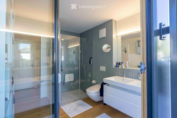 Top moderner, grosszügiger Neubau an traumhafter Lage, mit Balkon, Garten und eigenem Eingang. 6
