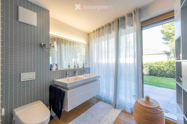 Top moderner, grosszügiger Neubau an traumhafter Lage, mit Balkon, Garten und eigenem Eingang. 5