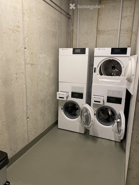 schöne 2.5 Zimmer-Wohnung in Seebach mit grossem Sitzplatz 9