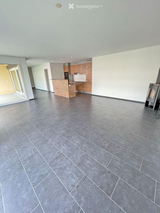 Helle 3.5-Zimmer-Wohnung mit Balkon in Safenwil 3