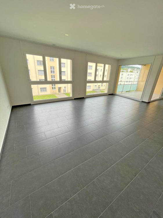 Helle 3.5-Zimmer-Wohnung mit Balkon in Safenwil 4