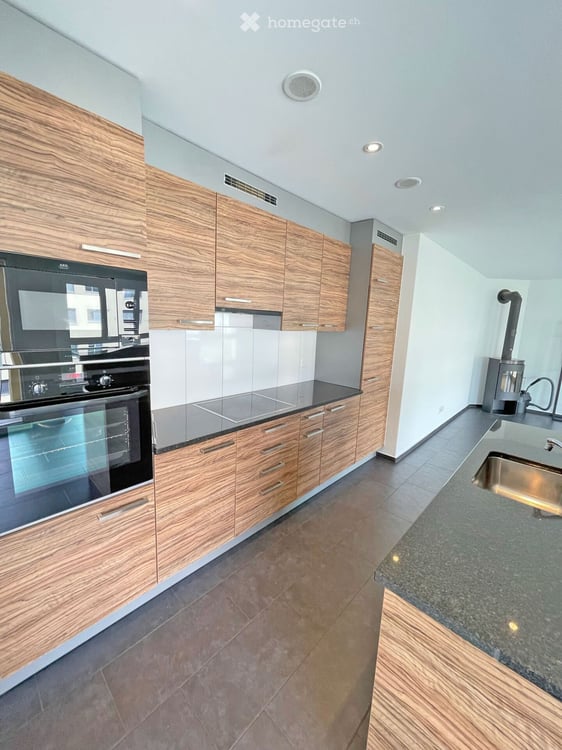 Helle 3.5-Zimmer-Wohnung mit Balkon in Safenwil 2