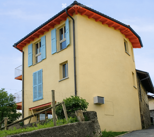 Incantevole casa unifamiliare a Curio, tranquillità e vista lago imprendibile