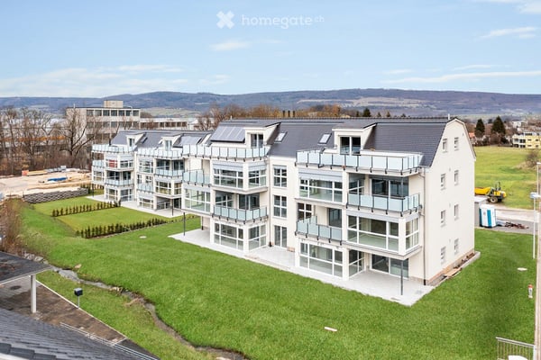 Moderne Wohnung mit eingezäuntem grossen Garten (Hund erlaubt) 1