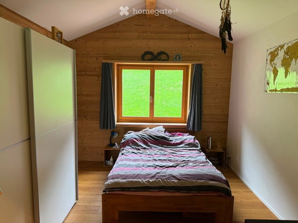 Charmante 2.5-Zimmer-Dachwohnung mit Bergpanorama in Klosters-Dorf 5