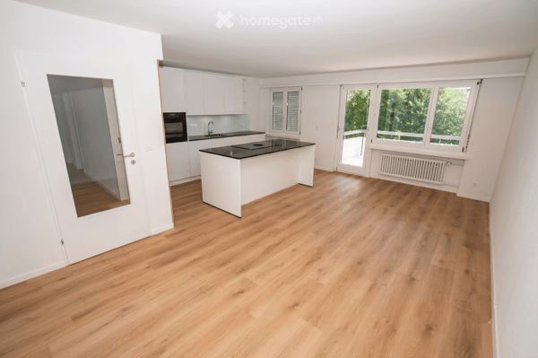 Helle 3.5-Zimmer-Wohnung mit Balkon in Zürich-Altstetten – ab sofort verfügbar! 3
