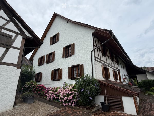 5.5-Zimmer Bauernhaus mit Seele in Killwangen | 3 Schlafzimmer, Garten, 2 PP | Schule 200m,28min ZHB
