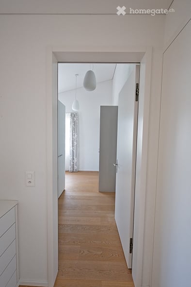 Helle 3.5-Zimmer-Dachwohnung mit Balkon in Speicher AR 6