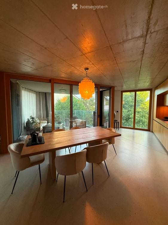 Moderne 5.5-Zimmer-Wohnung mit Balkon und schöner Aussicht 1