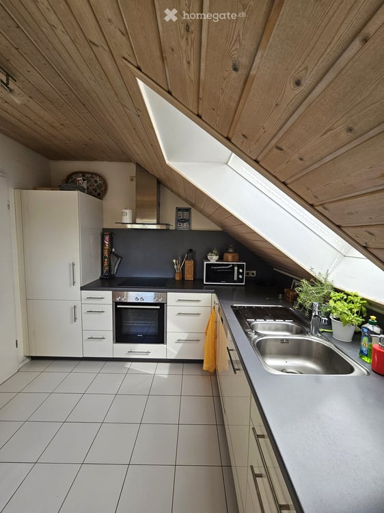 OHNE MAKLERCOURTAGE: Charmante 4-Zimmer-Dachgeschosswohnung in bester Lage in Gottmadingen 5