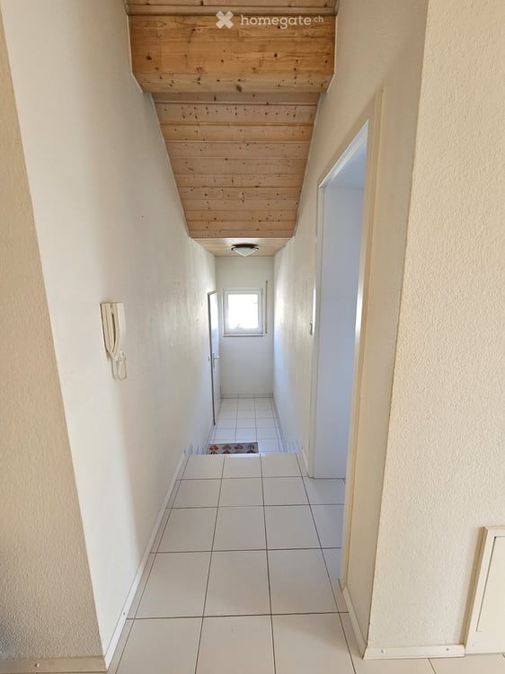 OHNE MAKLERCOURTAGE: Charmante 4-Zimmer-Dachgeschosswohnung in bester Lage in Gottmadingen 4