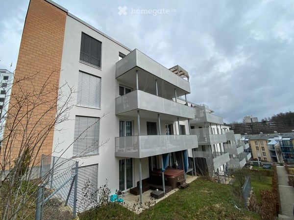 Moderne und grosszügige Attikawohnung auf der Breite in Schaffhausen 2