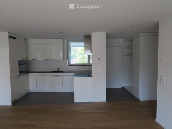 Moderne 3.5-Zimmer-Wohnung mit Balkon an zentraler Lage 3