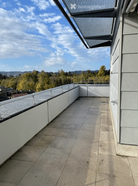 Charmante 4.5-Zimmer-Attikawohnung (Alterswohnung) in Zollikerberg 2