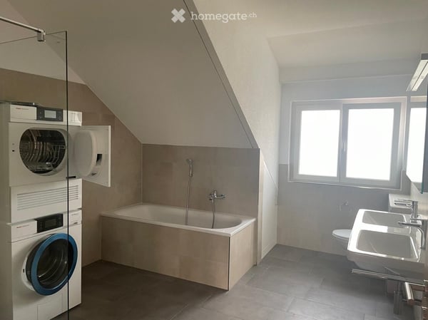 grosszügige 5.5 Zimmer- Wohnung 4