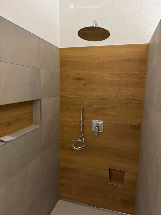grosszügige 5.5 Zimmer- Wohnung 7