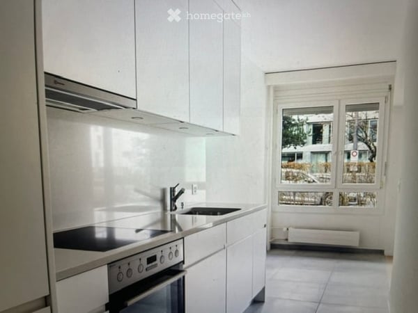 Charming 1.5-Room Apartment with Balcony in Lausanne – Avenue de Cour 4
