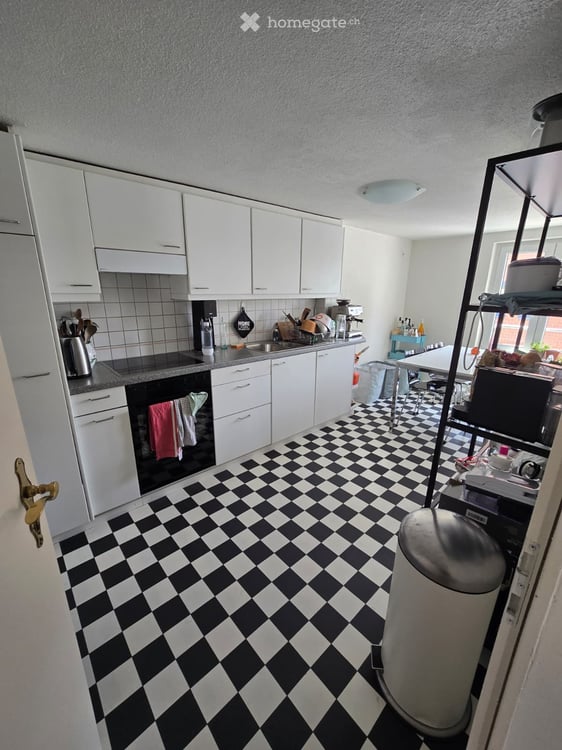 Charmante 3.5-Zimmer-Wohnung an ruhiger und zentraler Lage in Zürich-Höngg 10