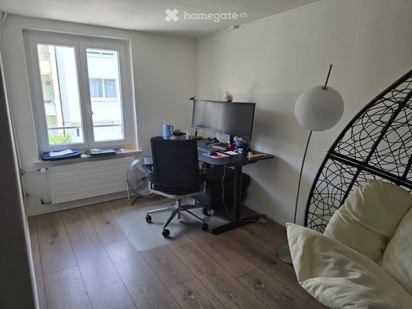Charmante 3.5-Zimmer-Wohnung an ruhiger und zentraler Lage in Zürich-Höngg 8