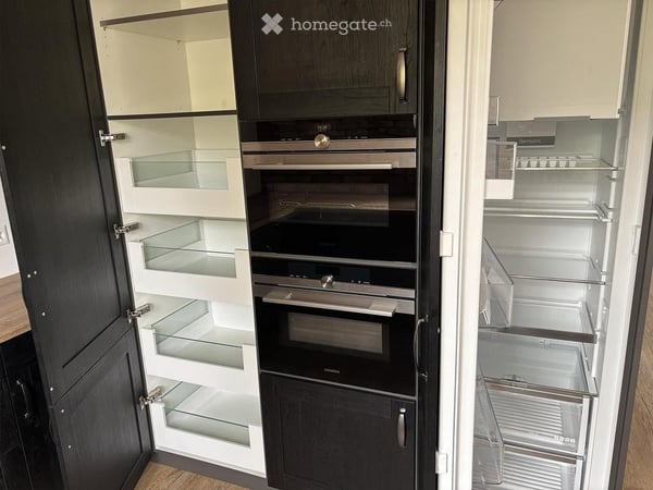 Geräumiges 6.5-Zimmer-Zweifamilienhaus in Wangen SZ 22