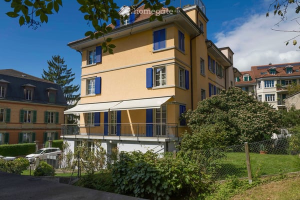 Exklusive, sonnige Altbauwohnung an priviligierter Lage im Breitenrain