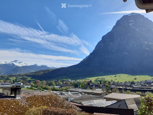 Charmantes 5-Zimmer-Eckhaus in Ennenda – Traumblick auf die Glarner Alpen