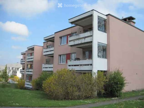 Helle 3.5-Zimmer-Wohnung mit Balkon und schöner Aussicht in Seuzach 2