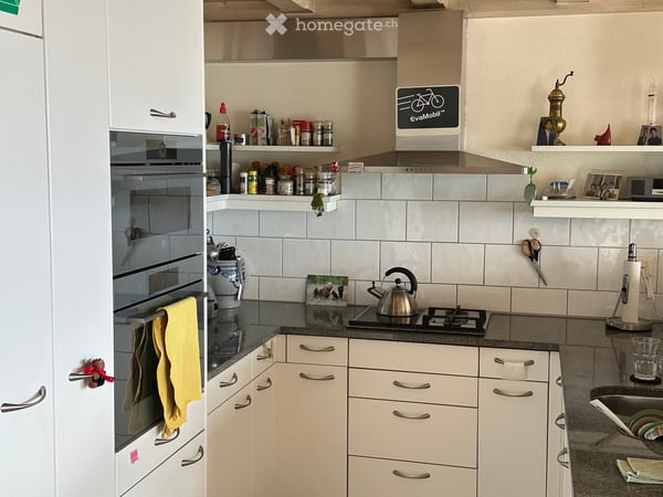 Charmante 7.5-Zimmer-Maisonette-Wohnung mit Seeblick in Oberhofen am Thunersee 6