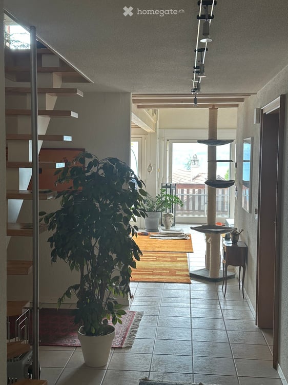 Charmante 7.5-Zimmer-Maisonette-Wohnung mit Seeblick in Oberhofen am Thunersee 5