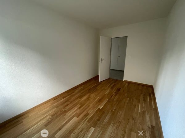 Helle, frisch renovierte 4.5-Zimmer-Wohnung mit Balkon an erhöhter Lage in Biel/Bienne 5