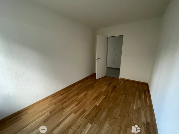 Helle, frisch renovierte 4.5-Zimmer-Wohnung mit Balkon an erhöhter Lage  in Biel/Bienne 5