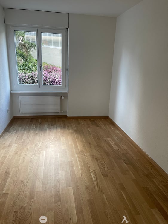 Helle, frisch renovierte 4.5-Zimmer-Wohnung mit Balkon an erhöhter Lage in Biel/Bienne 6
