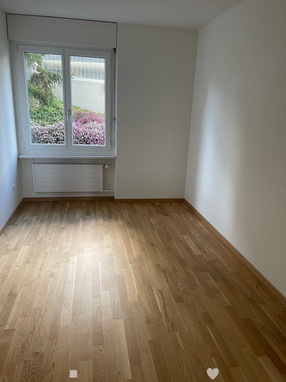 Helle, frisch renovierte 4.5-Zimmer-Wohnung mit Balkon an erhöhter Lage  in Biel/Bienne 6
