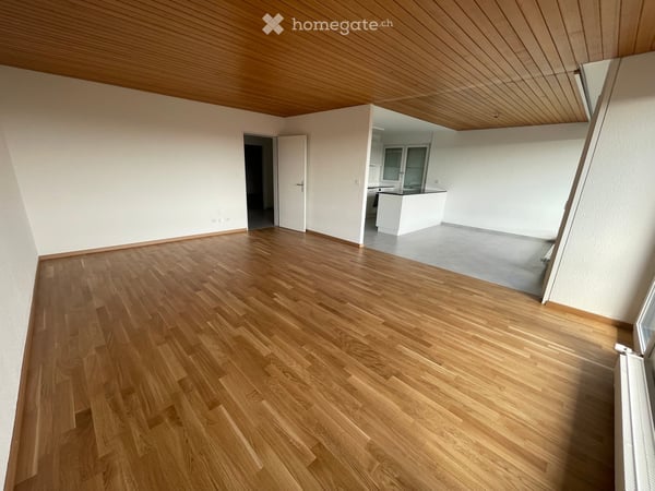 Helle, frisch renovierte 4.5-Zimmer-Wohnung mit Balkon an erhöhter Lage in Biel/Bienne 17