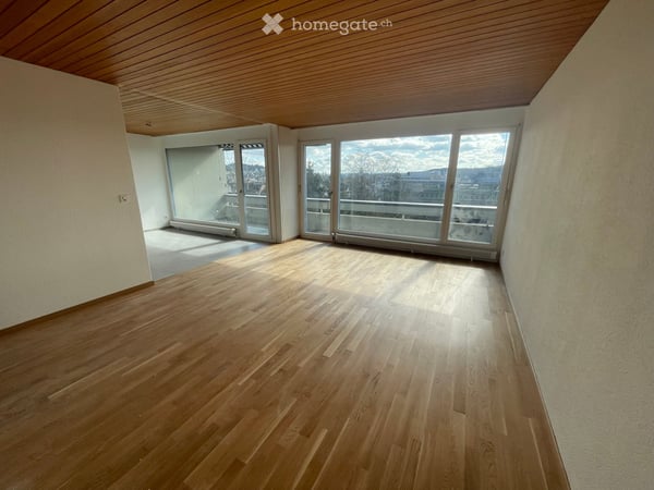 Helle, frisch renovierte 4.5-Zimmer-Wohnung mit Balkon an erhöhter Lage in Biel/Bienne 16