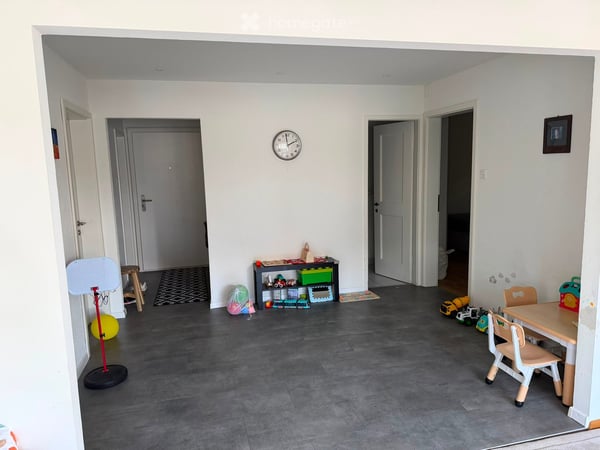 Charmante 4.5-Zimmer-Altbauwohnung mit Balkon an der Limmattalstrasse, Zürich 10