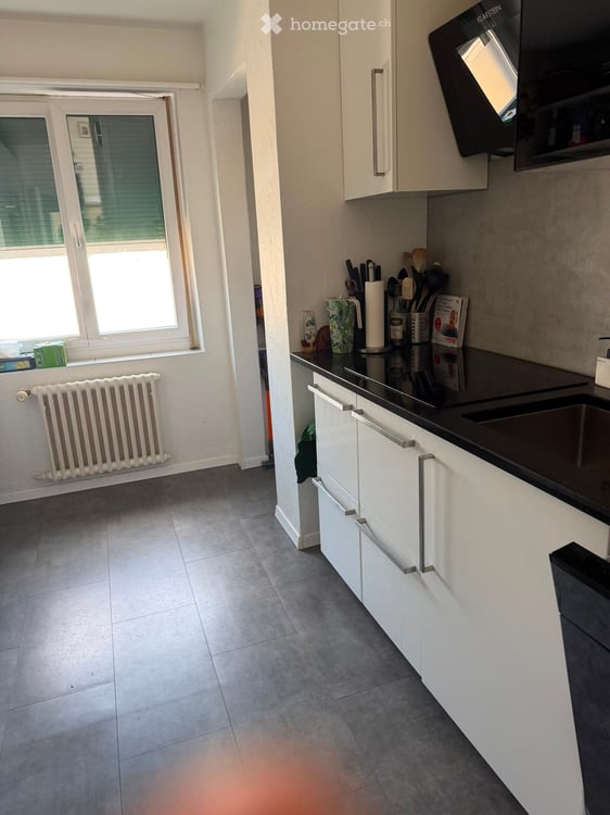 Charmante 4.5-Zimmer-Altbauwohnung mit Balkon an der Limmattalstrasse, Zürich 5