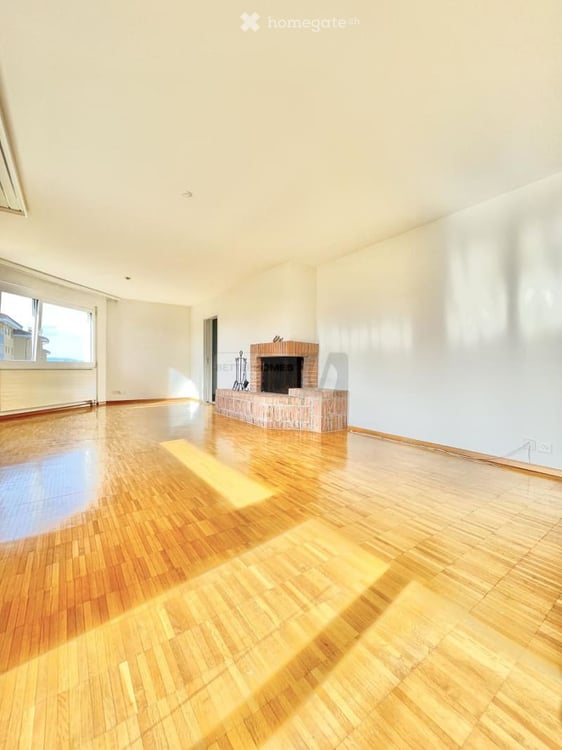 Helle 3.5-Zimmer-Wohnung mit separatem Büro – zentral und ruhig in Dübendorf