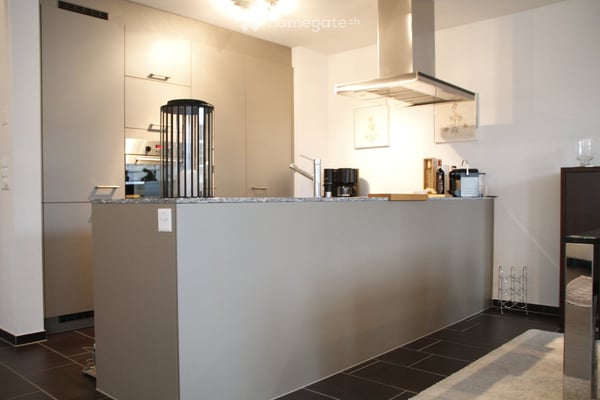 Moderne 7.5-Zimmer-Wohnung mit Balkon und schöner Aussicht in Benken SG 10