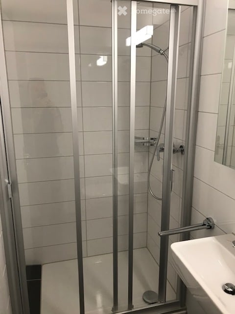 Moderne 4.5-Zimmer-Wohnung mit Balkon und schöner Aussicht in Benken SG 12