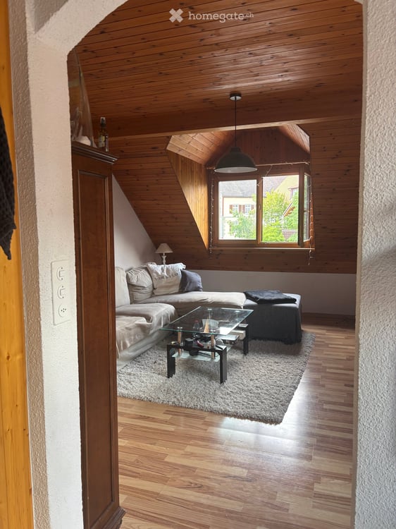 Charmante 3.5-Zimmer-Dachwohnung in Schlatt TG 4